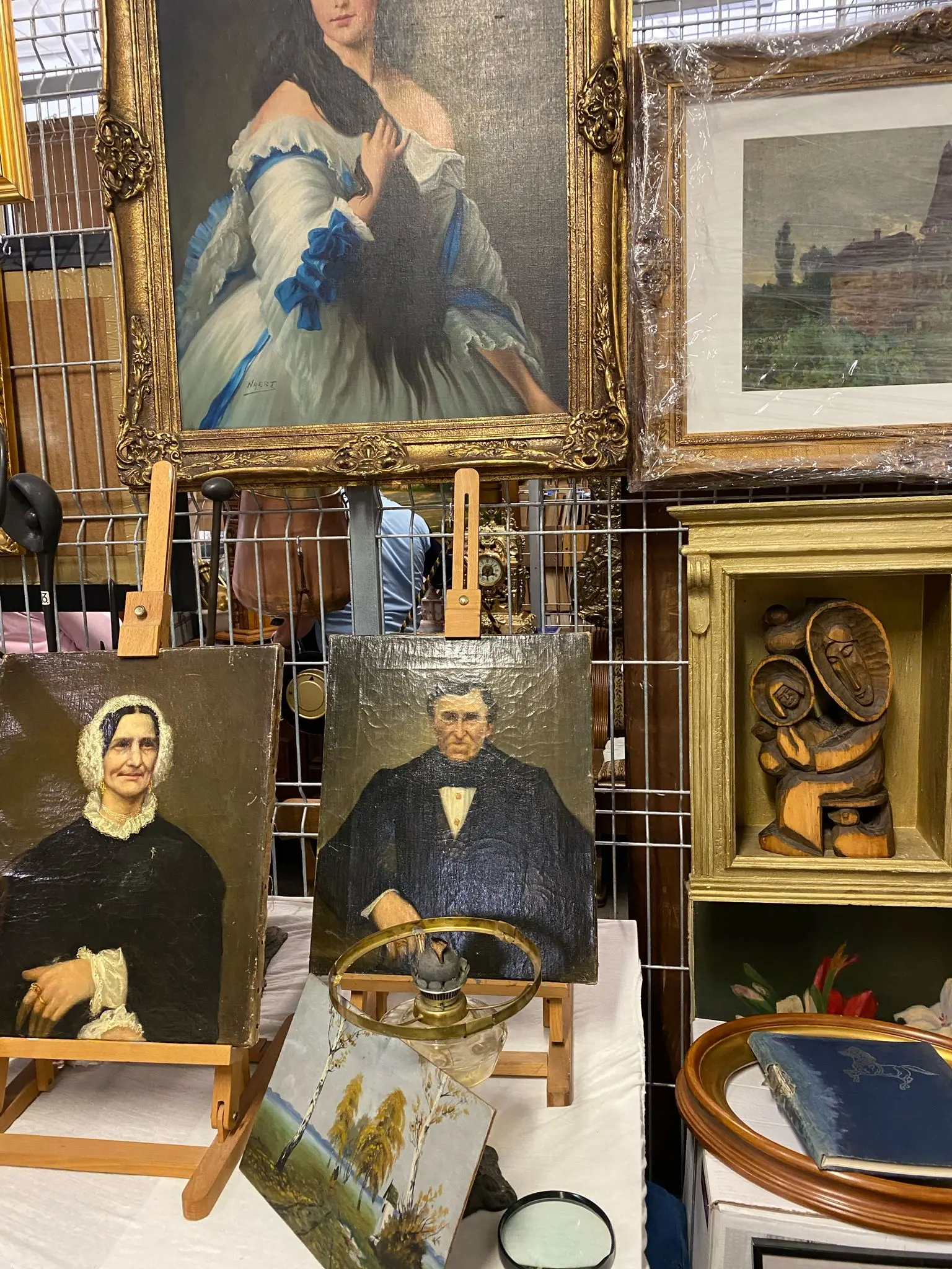 Obraz w złotej ramie